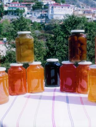 Συσκευασμένα γλυκά του κουταλιού.