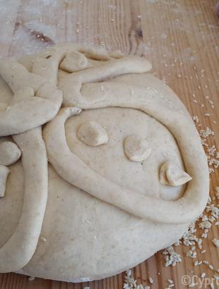 Η γεννόπιττα με τα πλουμιά της. Λετύμπου 2016.