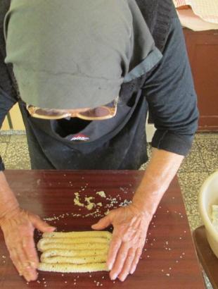 Σησαμωτά για το Πάσχα, 2014.φωτ: Αιμιλία Παπαπαύλου