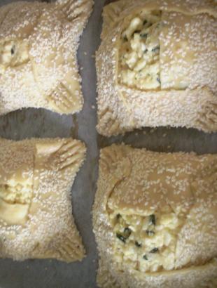 Φλαούνες πριν το ψήσιμο (Δημητρίου Δήμητρα, 2010).