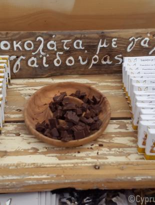 Σοκολάτα με γάλα γαϊδούρας (Φεστιβάλ Κόρνου, Οκτώβρης 2015). &lt;br/&gt; Πηγή: Στάλω Λαζάρου.