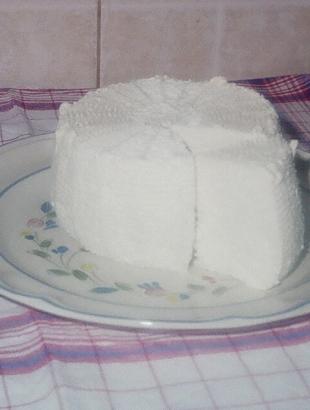 Αναρή ανάλατη. Είχε το σχήμα του ταλαριού και την χρησιμοποιούσαν για να φτιάξουν γλυκά. &lt;br/&gt; Άδεια δημοσίευσης: Κατερίνα Μηνά-Καρεκλά.