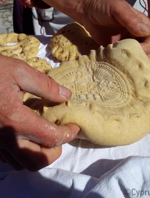 Τοποθέτηση στο πανέρι, μέχρι το ψήσιμο. Λετύμπου 2016.