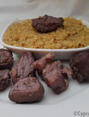 Αφέλια με πουργούρι. Μαγειρεύω Κυπριακά, 2015.