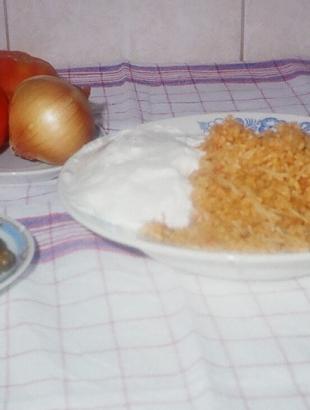 Πουργούρι πιλάφι με γιαούρτι.