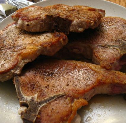 Κοτολέτες χοιρινές. <br/> Πηγή: https://commons.wikimedia.org/wiki/File:Pork_chops_167541218.jpg 