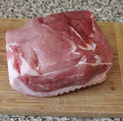 Χοιρινό ψαχνό κρέας. <br/> Πηγή: https://pixabay.com/en/roast-pork-fry-crusts-meat-raw-271978/
