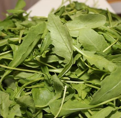 Ρόκα κομμένη για σαλάτα. <br/> Πηγή: https://pixabay.com/en/rocket-salad-buffet-cold-buffet-852047/