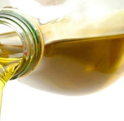 «Ελαιόλαδο» <br/> Πηγή: http://www.oliveoiltimes.com/olive-oil-business/greeks-buy-lower-quality-olive-oil-during-crisis/23227