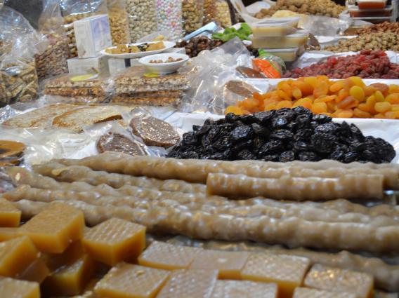 Παραδοσιακά σκευάσματα στο πανηγύρι στο Μένοικο, 2014.