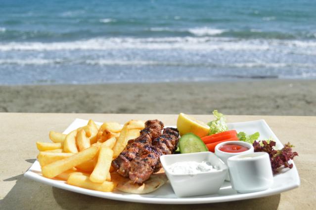 Σουβλάκια με πατάτες. 8/4/14. <br/> Πηγή: Δέσπω Κωνσταντίνου