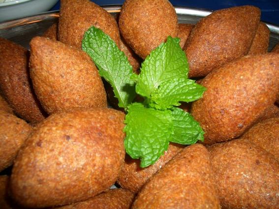 Κούπες. <br/> Πηγή: https://en.wikipedia.org/wiki/Kibbeh