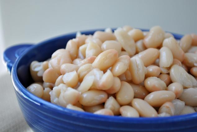 Beans with kolokíthi. <br/> Πηγή: cookbookman17, https://www.flickr.com/photos/cookbookman/5684475690