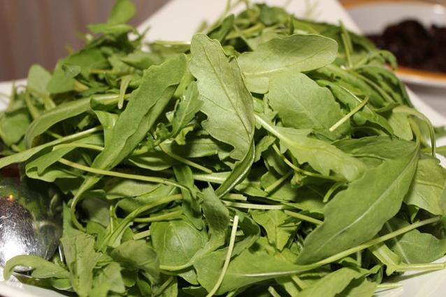 Ρόκα κομμένη για σαλάτα. <br/> Πηγή: https://pixabay.com/en/rocket-salad-buffet-cold-buffet-852047/