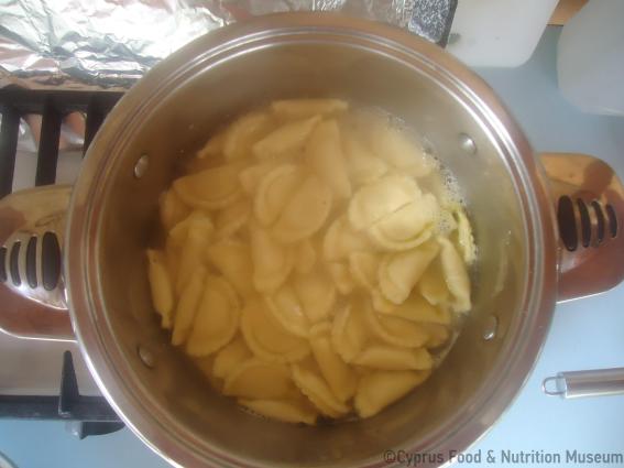 Rav(k)ioles, rav(k)iolia