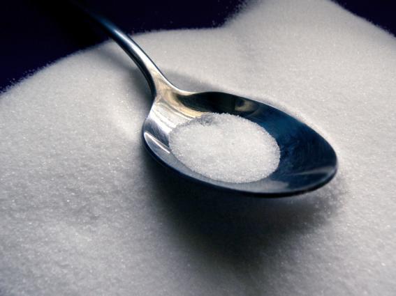 Άσπρη κρυσταλλική ζάχαρη.<br/>  Πηγή:http://nutribulletblog.com/blasting-for-blood-sugar-control/
