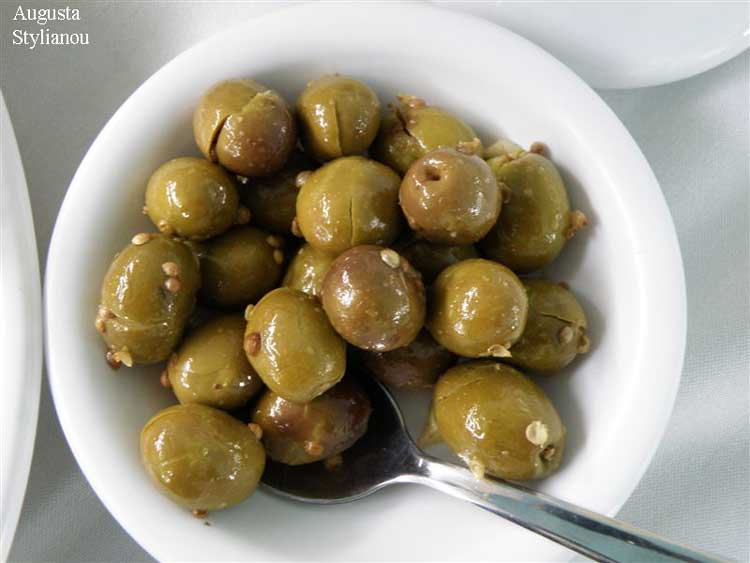 Ελιές τσακιστές. 